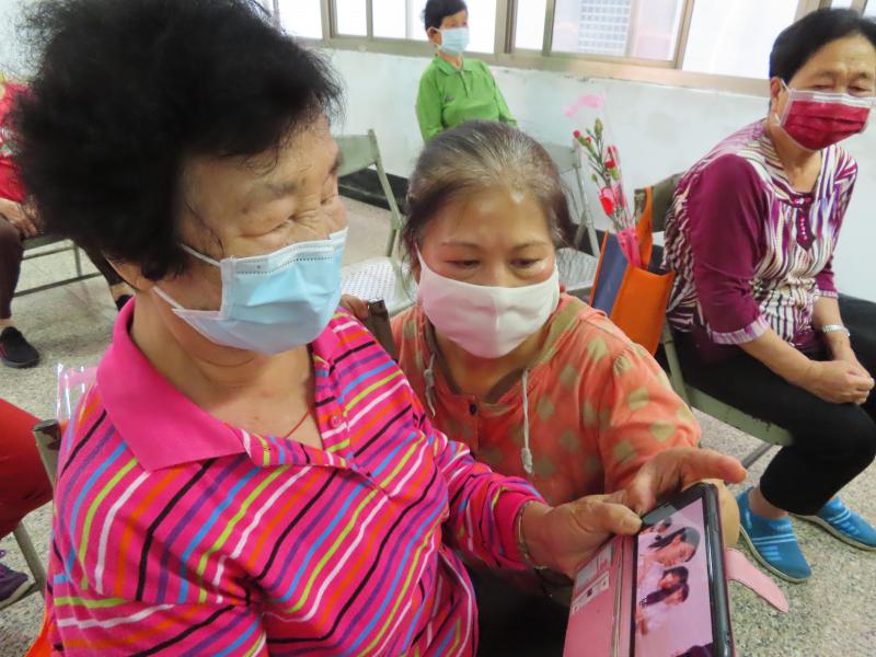 手機連上網,隨時都能學習!