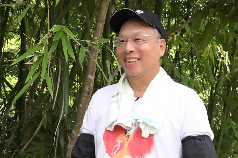 戴金相接受採訪照