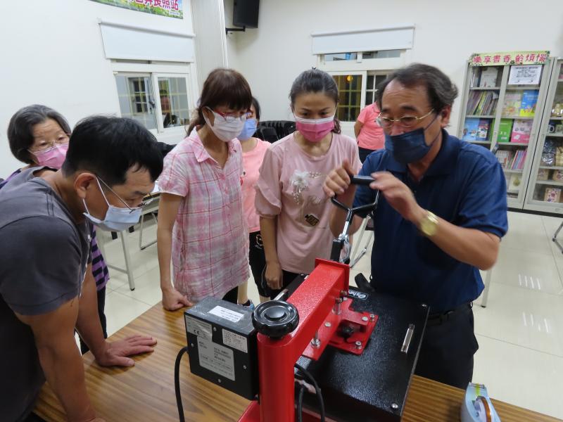 熱轉印是利用具有熱特性的染料