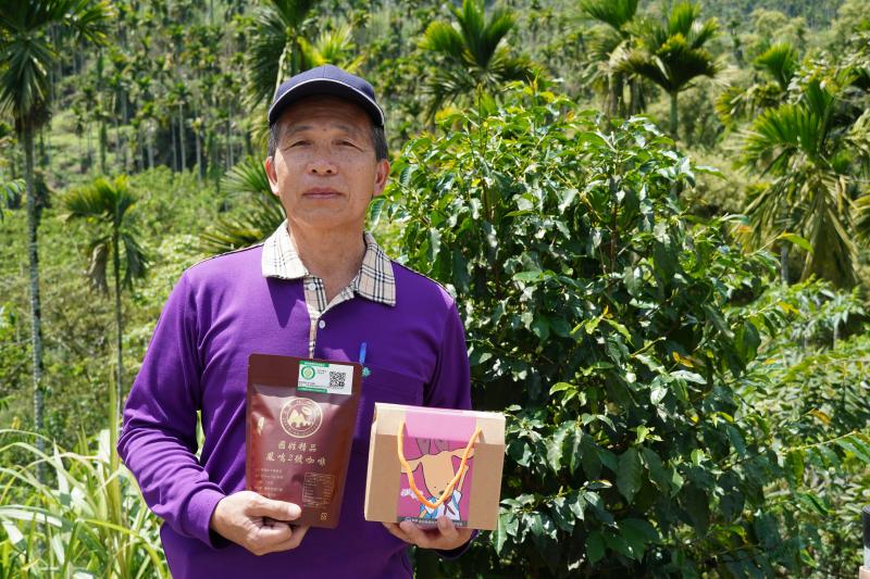 朱述明大哥在三洋電器擔任店長近30年，退休後想實現從前的夢想，體驗農村生活