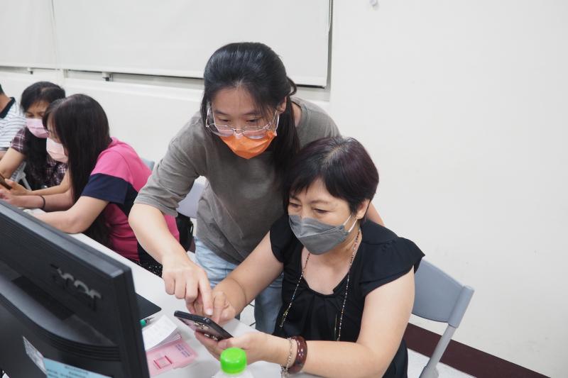 老師指導學員IN SHOT APP