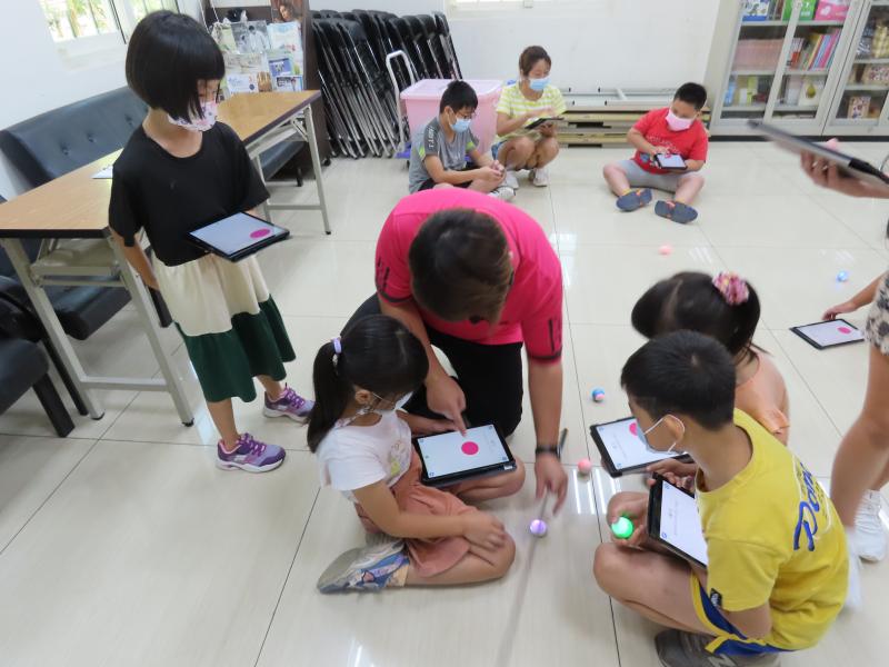 更難得可貴的是它還能讓你接觸編程學習