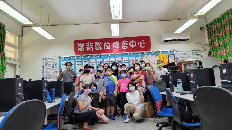 參與課程學員合影。