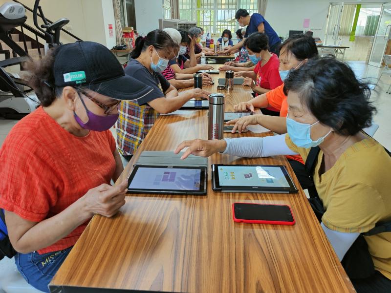 動動腦筋~想想怎麼填滿格子