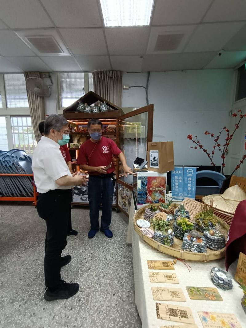 委員參觀吉安DOC今年最新作品_數位黑箱