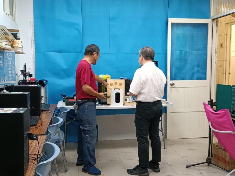 委員視察吉安DOC的創客教學設備