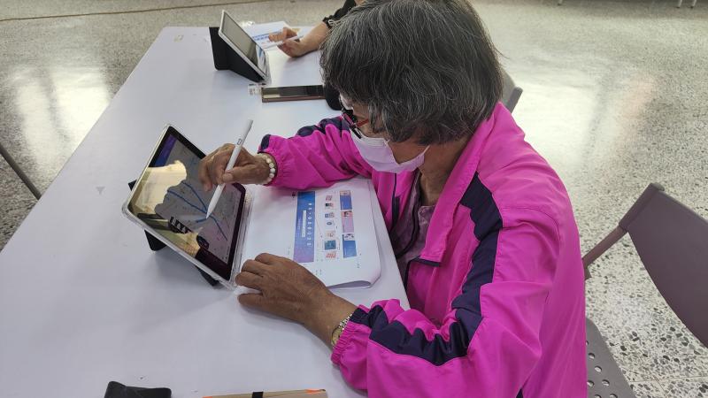 手抖了一下，路線歪了