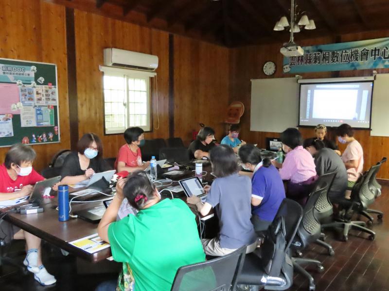 學員都很專心上課.都捨不得下課