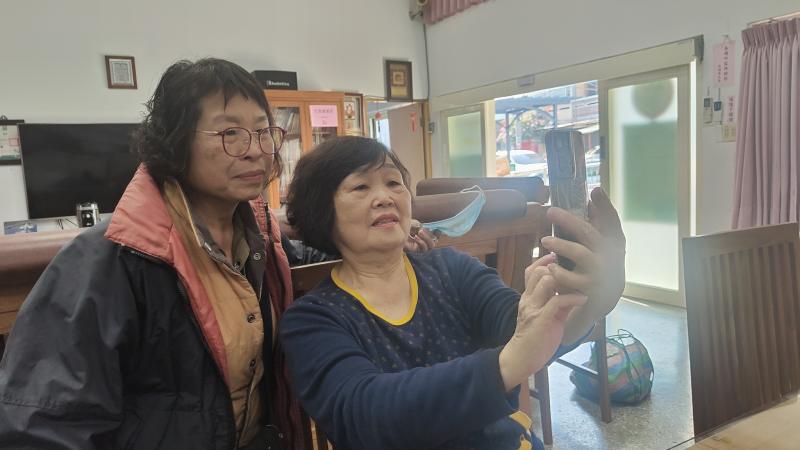 練習開美顏自拍