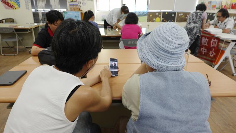 手機活動紀錄，課程教導學員使用智慧型手機 拍攝 編輯，製作如何呈現瞬間移動的影片