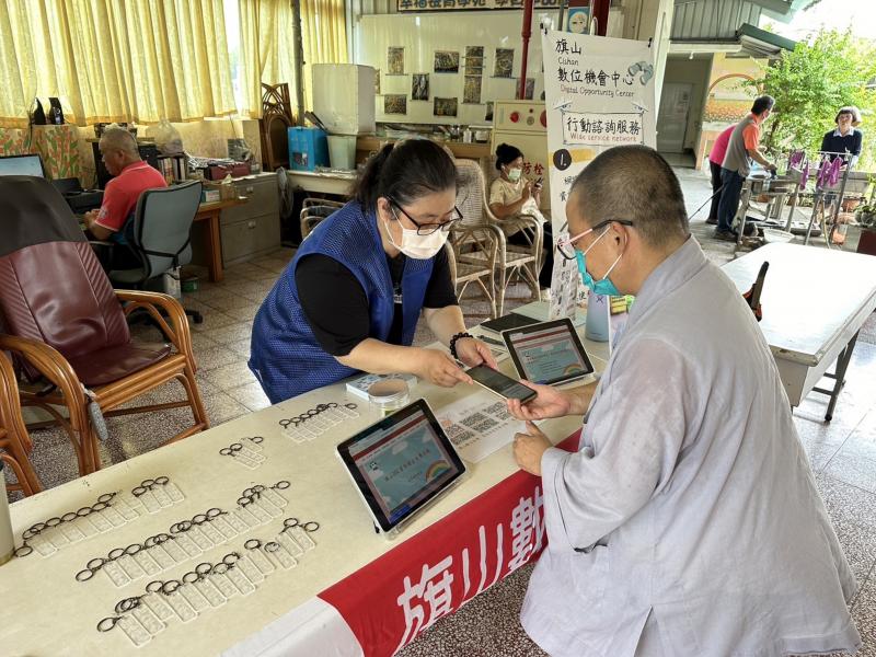 今天的行動諮詢來到了一個很特別的地方! 「靈雲寺」來這裡推廣資訊安全~ 這是一個融合傳統與現代的特別場所。希望能提升大家的資訊安全意識！