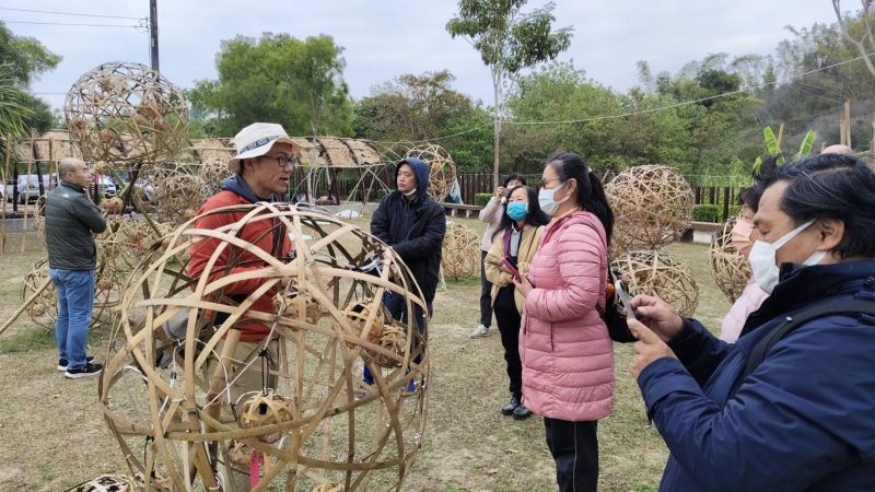 認真聽老使講解