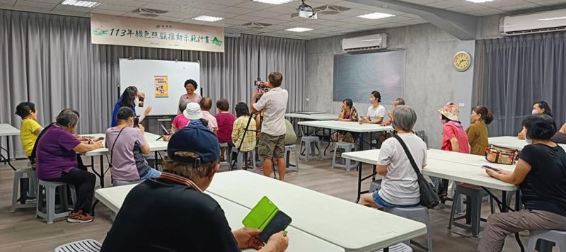 有沒有像大明星，大家都圍著我