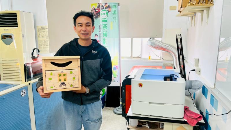 時間：114/03/30
地點：燕巢區DOC教室
活動內容：第一次參加男性專班的數位課程，結合手作與數位的體驗讓學員感到非常新奇，也讓學員直呼以後還要來參加這樣的課程。