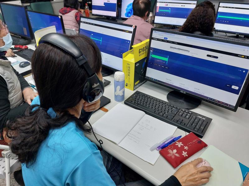 時間：114/03/24
地點：六甲DOC教室
活動內容：藉由Online MP3 Cutter，剪輯出學員們各自喜歡的手機鈴聲。