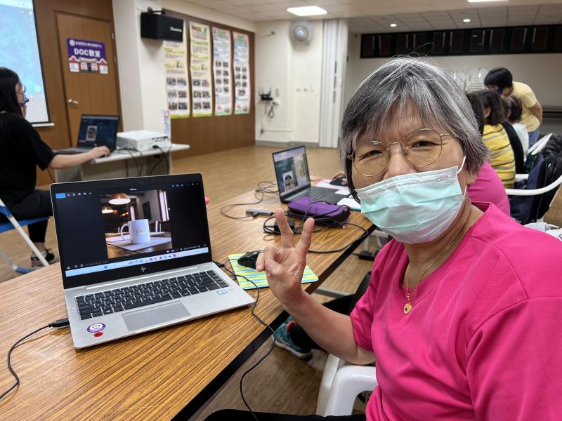 發揮無限想像，運用AI圖像生成搭配簡易繪圖工具，將創意化作實體商品，實用又有成就感。