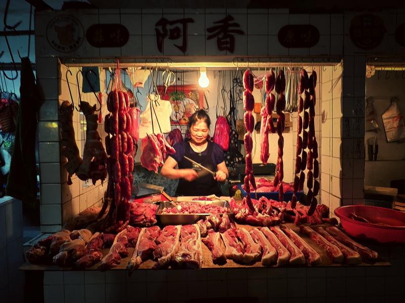 優選獎:  林園DOC-范淑卿『清晨的肉香』。