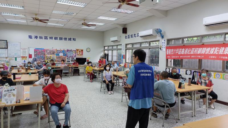 今天的分享不僅是讓長輩們了解手機使用的潛在風險，更希望透過他們將這份重要的資訊帶回家，進一步影響家人