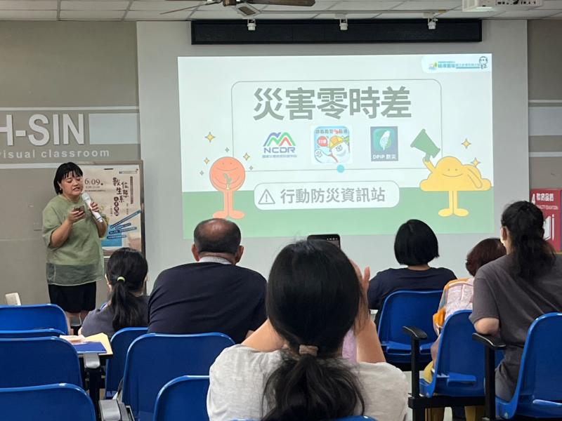 彰雲嘉輔導團隊為強化DOC執行秘書及數位幫手的數位應用能力及提升行動諮詢服務的量能，輔導團隊辦理兩場次的「行動諮詢服務示範教學」，主要是針對今年度輔導團隊規劃的九項的行動諮詢服務主題及內容，進行全面性的教學與困難排除經驗分享，幫助DOC執行