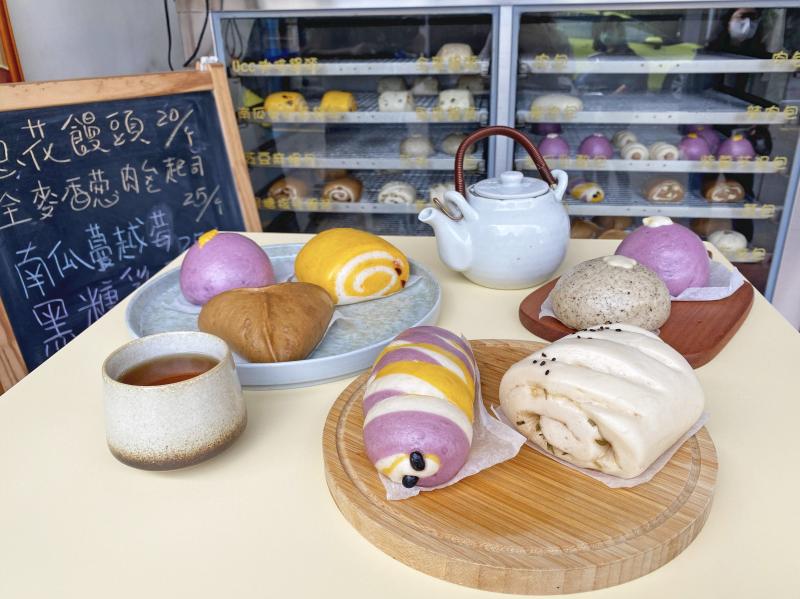 用薑黃、紅麴、抹茶等原物料，讓麵團帶有食材的天然顏色