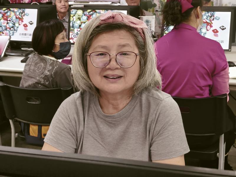 上課，和學員一起學習