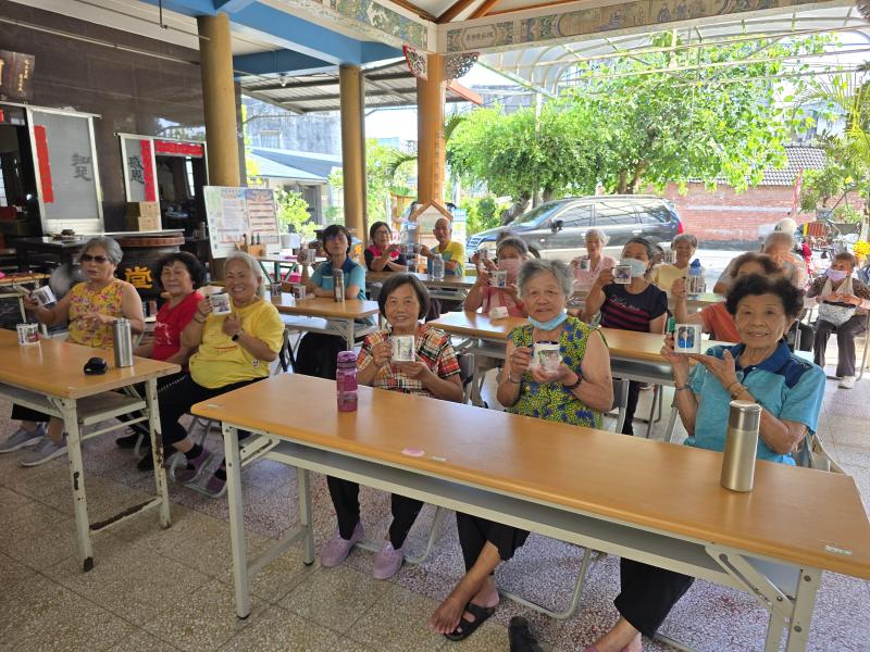 學員展示自己轉印作品