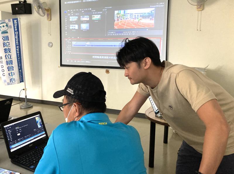 學員開始嘗試自己進行剪輯影片，慢慢熟悉剪輯介面應用