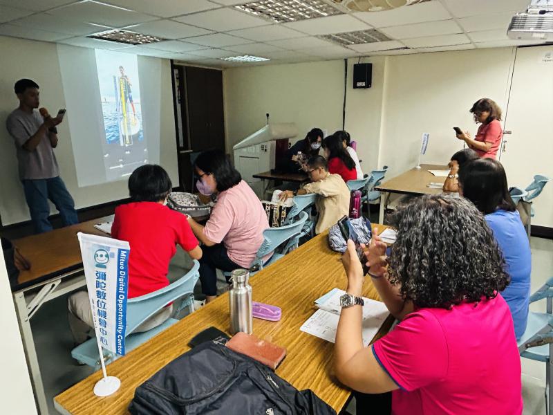 【彌陀DOC】長輩們認真操作練習