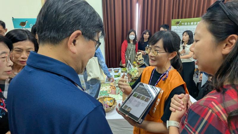 介紹與小農持續合作的一頁網。