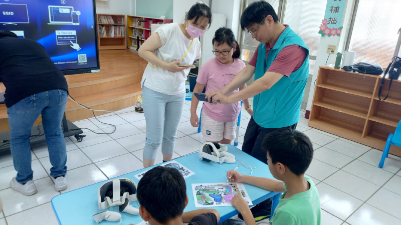 親子課程中,與小朋友的亙動