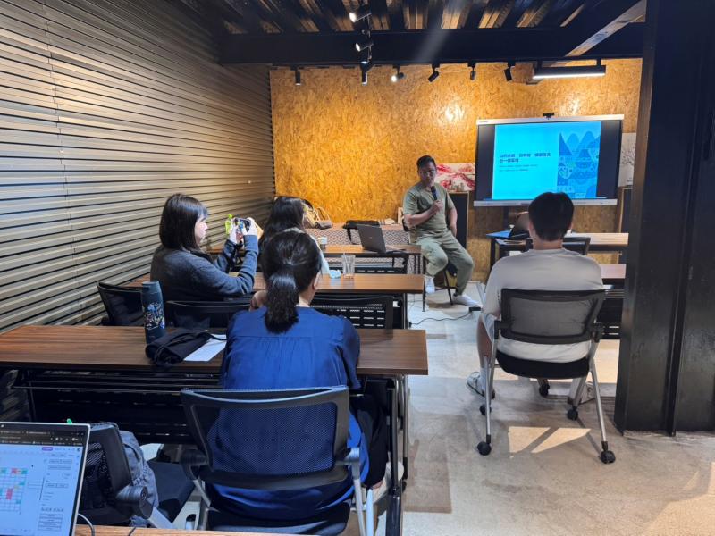 講師與台下聽眾互動