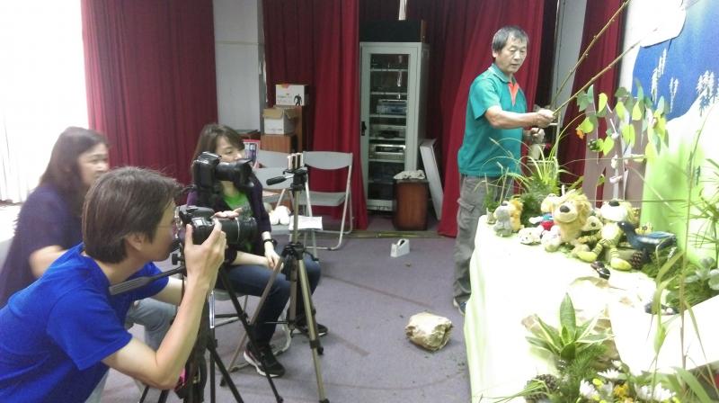 攝影機定位、相機定點連拍、偶動畫動起來，眾人合力 DIY 的小小攝影棚藏有大驚喜。