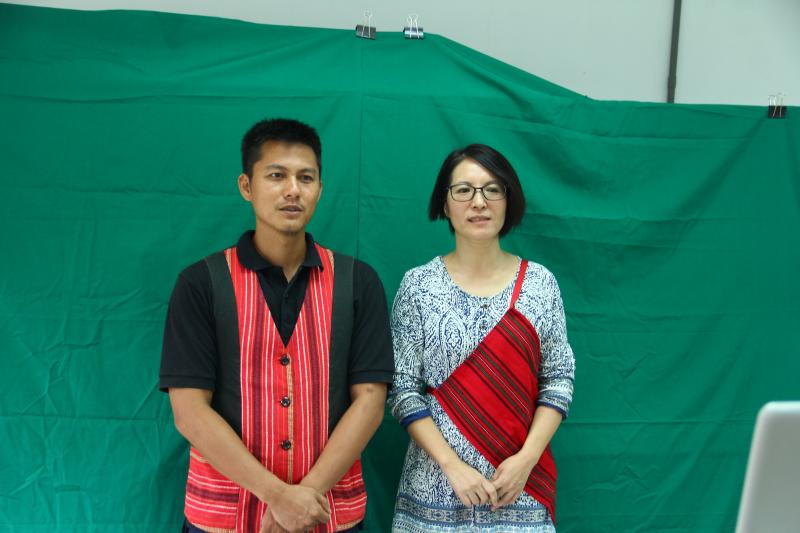 學員擔任主播，介紹在地新聞。