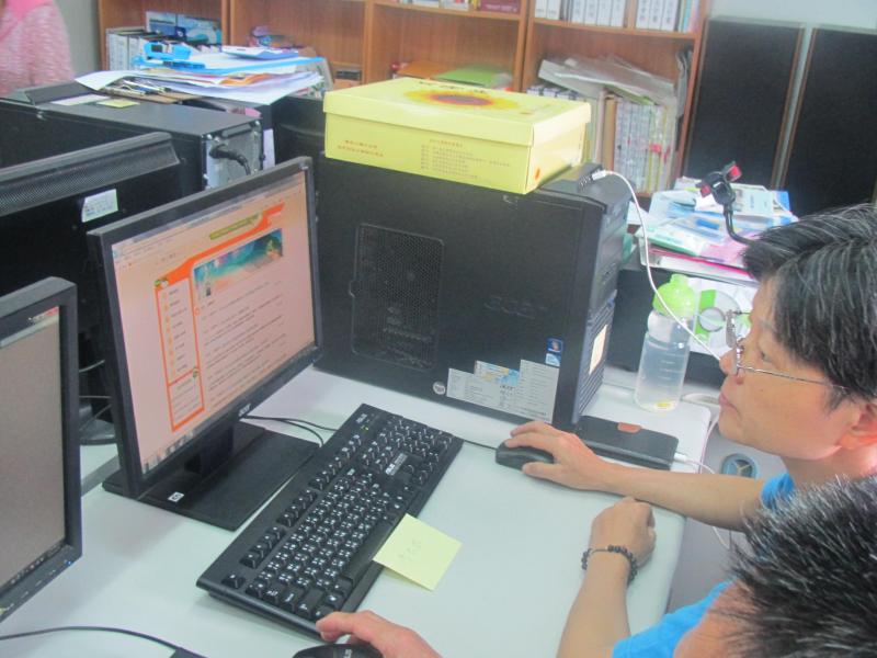 李衍生夫妻從興昌來的鴻安園香草達人  努力不放棄的學習自己有需要的電腦課程