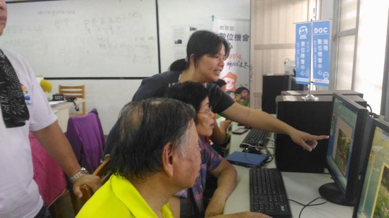 瑞穗數位機會中心平板課程講師講解畫面