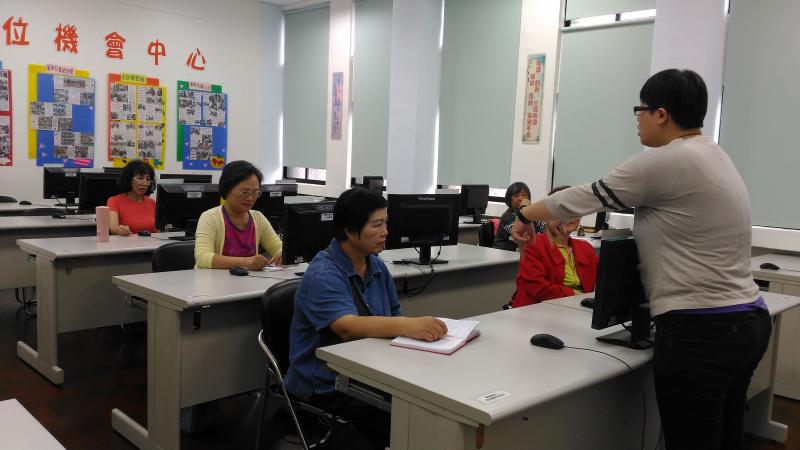 從開關機來學習基礎電腦用法