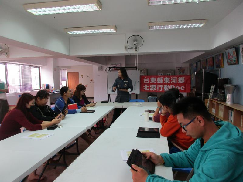 跨地區行動學習數位來到成功，利用可攜式平板或手機，幫助人們學習數位網路