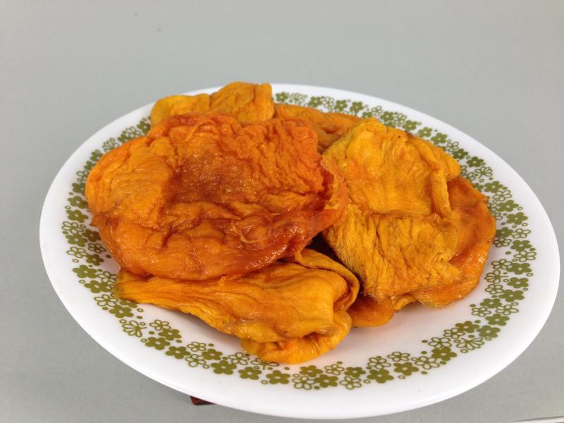 在地特產----愛文芒果乾。