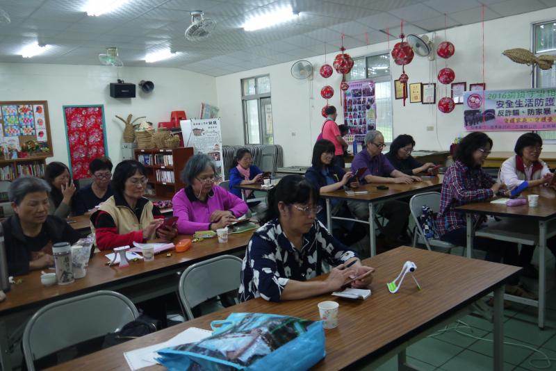 感謝志工的幫忙協助讓參與同學很有成就感。