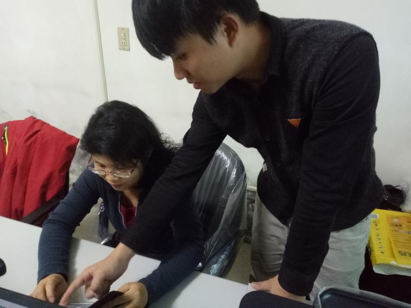 講師親身指導學生