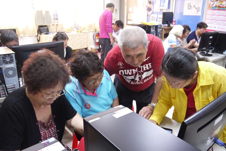 輸入我的支出明細，看看有超出我的預算嗎?