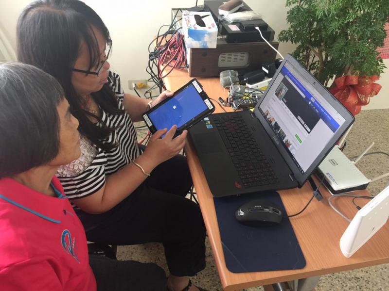 facebook申請帳號、互加好友，加入「公館Doc」粉絲專頁 &加入「許英和老師電腦社團」。