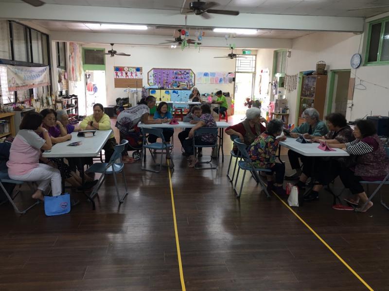 平板電腦有許多APP，其中音樂的部分是這次DOC課程主題