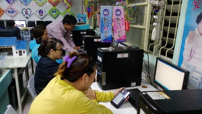 講師與學員上課畫面