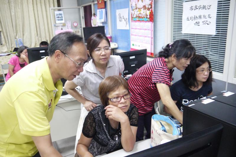 將相片輸入至雲端數位學習網編排。