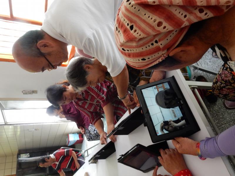 讓學員練習跟自己錄影