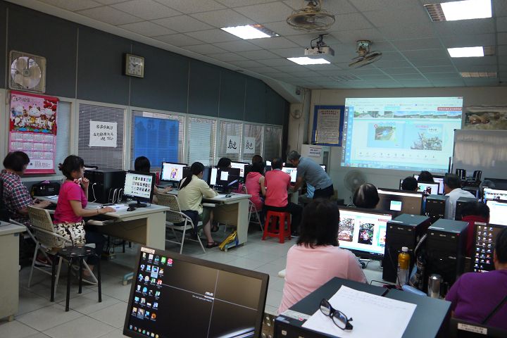 線上編輯還要加上文字說明，會更豐富。