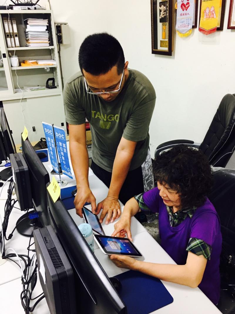 除了桌機，電腦也是課程推廣的好工具