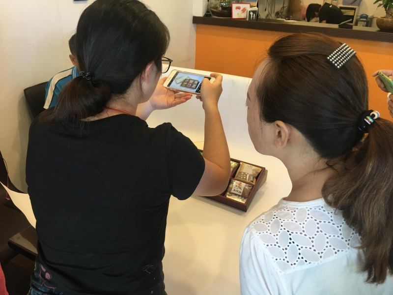 講師說明不同拍攝角度呈現的效果