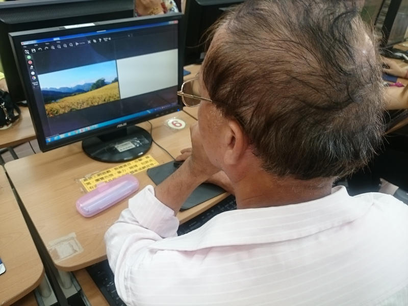 學員們透過攝影，記錄自己想要的內容，利用簡單編修讓照片品質變好。